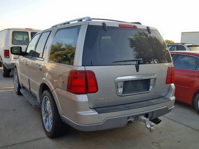 5LMFU28R33LJ07455 - 2003 LINCOLN NAVIGATOR SILVER photo 3