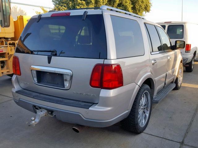 5LMFU28R33LJ07455 - 2003 LINCOLN NAVIGATOR SILVER photo 4