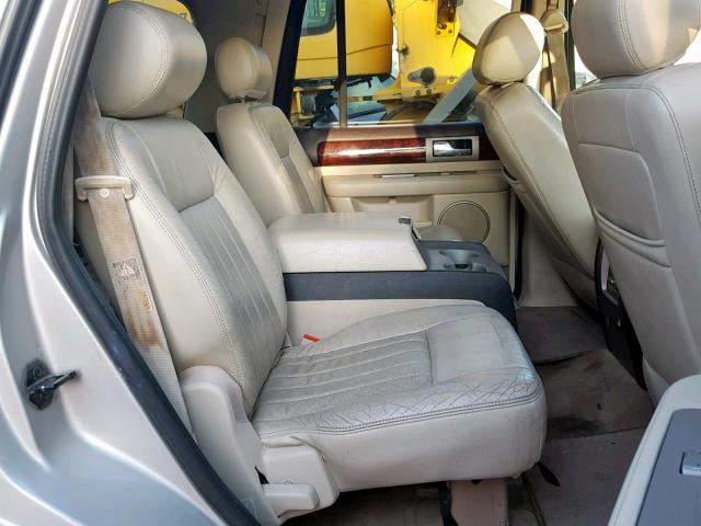 5LMFU28R33LJ07455 - 2003 LINCOLN NAVIGATOR SILVER photo 6
