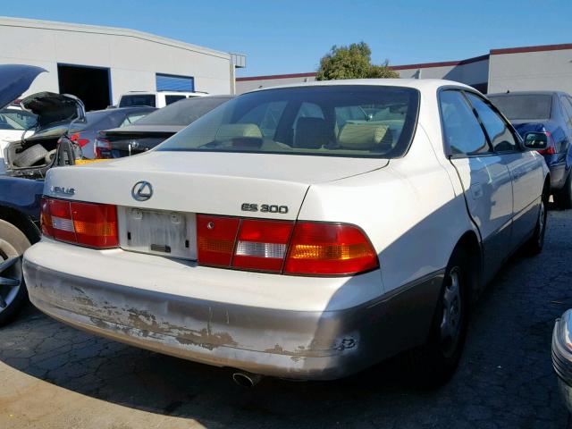 JT8BF28G9X5053098 - 1999 LEXUS ES 300 WHITE photo 4