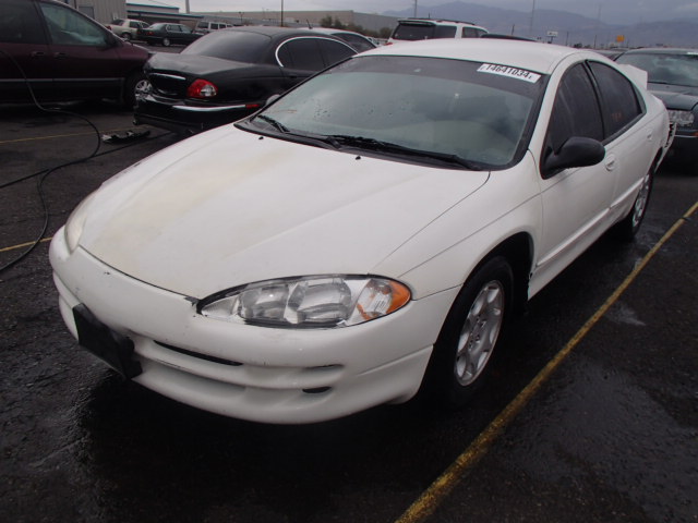 2B3HD46R32H282204 - 2002 DODGE INTREPID S 白色 照片 2