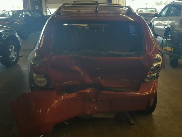 5Y2SM6E01AZ416323 - 2010 PONTIAC VIBE RED photo 9