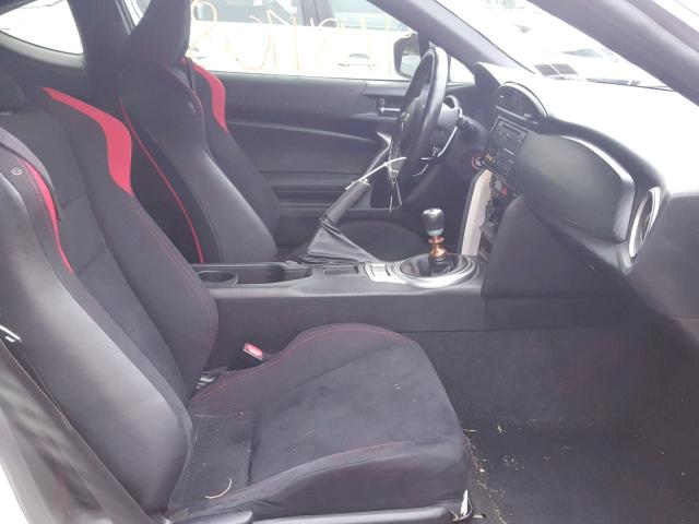 JF1ZNAA13D1718024 - 2013 TOYOTA SCION FR-S WHITE photo 5