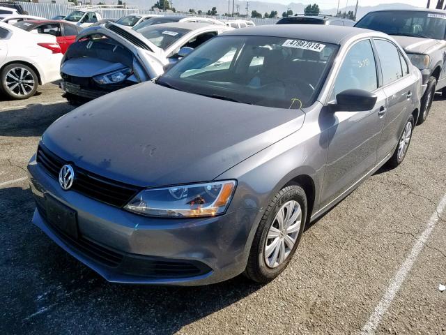 3VW2K7AJ2EM405040 - 2014 VOLKSWAGEN JETTA BASE GRAY photo 2