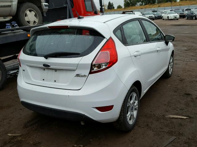 3FADP4EJ5GM141732 - 2016 FORD FIESTA SE WHITE photo 4