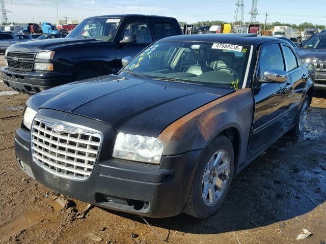 2C3JA53G05H566187 - 2005 CHRYSLER 300 TOURIN BLACK photo 2