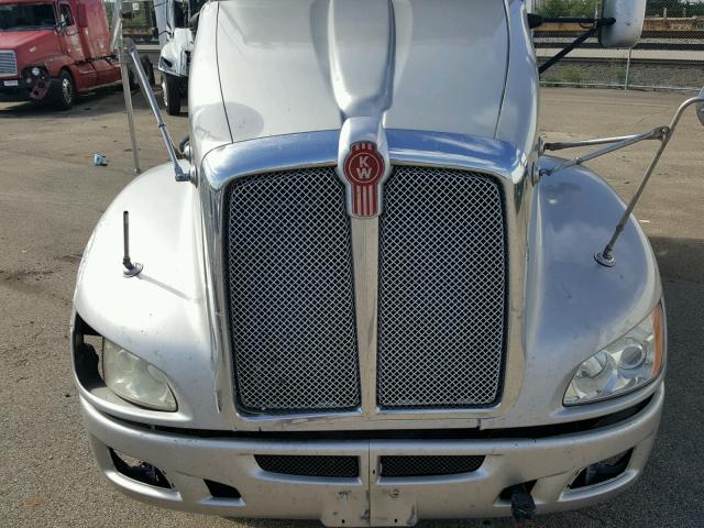 1XKAD49X3DJ346659 - 2013 KENWORTH CONSTRUCTI GRAY photo 7