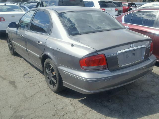 KMHWF25H74A027632 - 2004 HYUNDAI SONATA GL GRAY photo 3