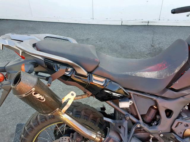 JH2SD0449HK100289 - 2017 HONDA CRF1000 BLACK photo 6