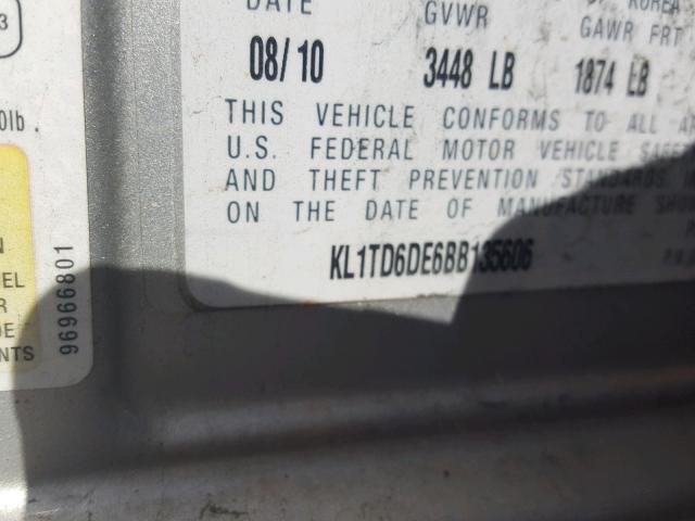 KL1TD6DE6BB135606 - 2011 CHEVROLET AVEO LS SILVER photo 10