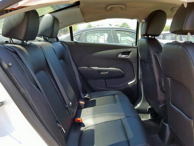 1G1JF5SB0K4122022 - 2019 CHEVROLET SONIC PREM WHITE photo 6