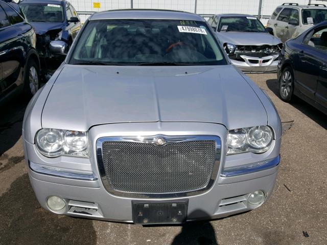 2C3AA63H35H537877 - 2005 CHRYSLER 300C SILVER photo 9