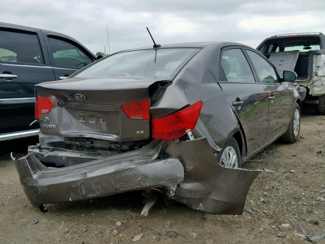 KNAFU4A29B5415133 - 2011 KIA FORTE EX GRAY photo 4