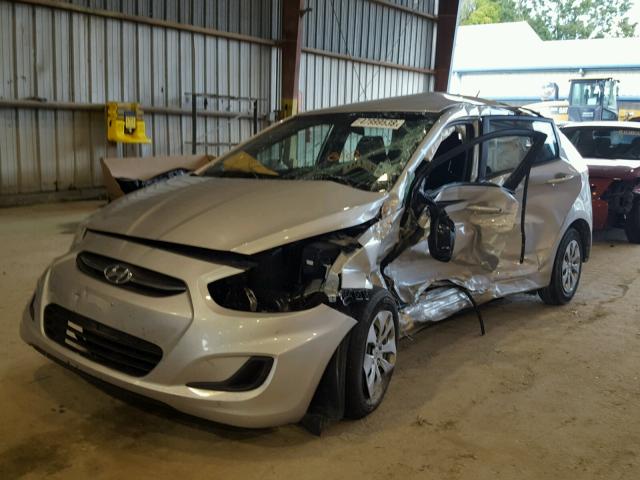 KMHCT5AE2GU261298 - 2016 HYUNDAI ACCENT SE SILVER photo 2