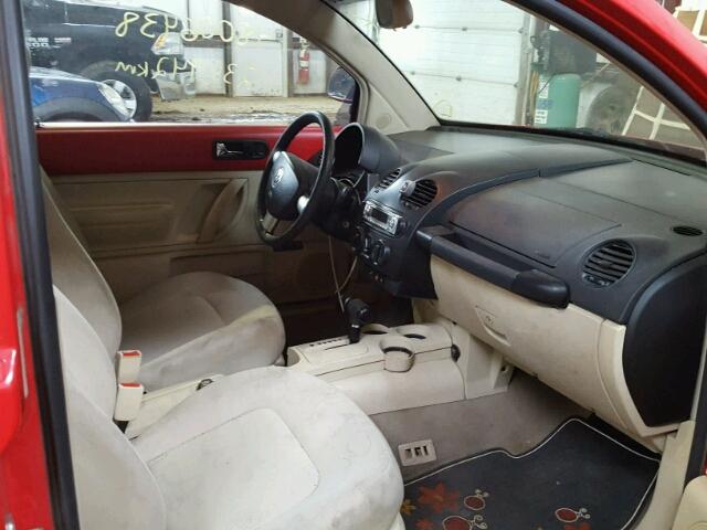 3VWBB61C6WM002126 - 1998 VOLKSWAGEN NEW BEETLE წითელი ფოტო 5