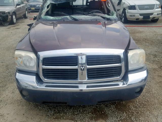 1D7HE48K65S204112 - 2005 DODGE DAKOTA QUA MAROON photo 7