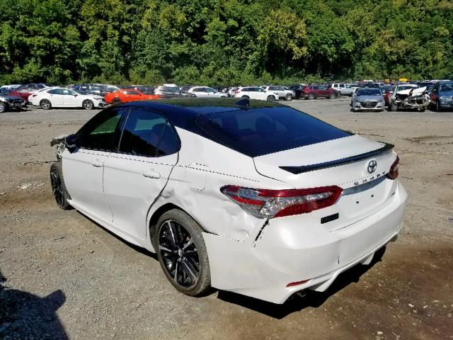 4T1B61HK8JU011711 - 2018 TOYOTA CAMRY XSE WHITE photo 3