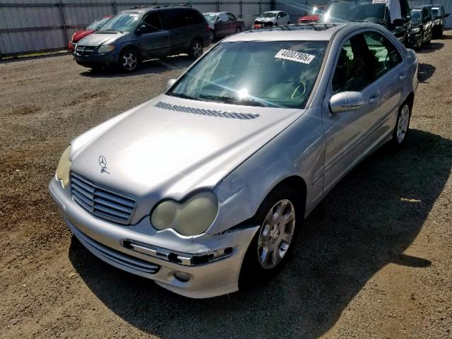 WDBRF61J75F593343 - 2005 MERCEDES-BENZ C 240 SILVER photo 2