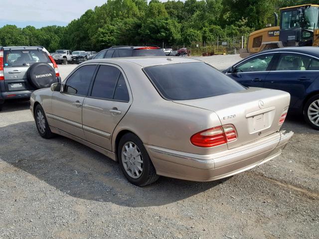 WDBJF65J3YA982246 - 2000 MERCEDES-BENZ E 320 GOLD photo 3