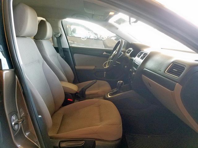 3VW2K7AJ1EM233423 - 2014 VOLKSWAGEN JETTA BASE 棕色 照片 5