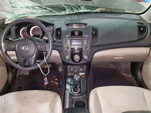 KNAFU4A23A5109544 - 2010 KIA FORTE EX GRAY photo 9