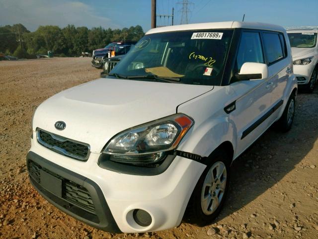 KNDJT2A58C7435605 - 2012 KIA SOUL WHITE photo 2