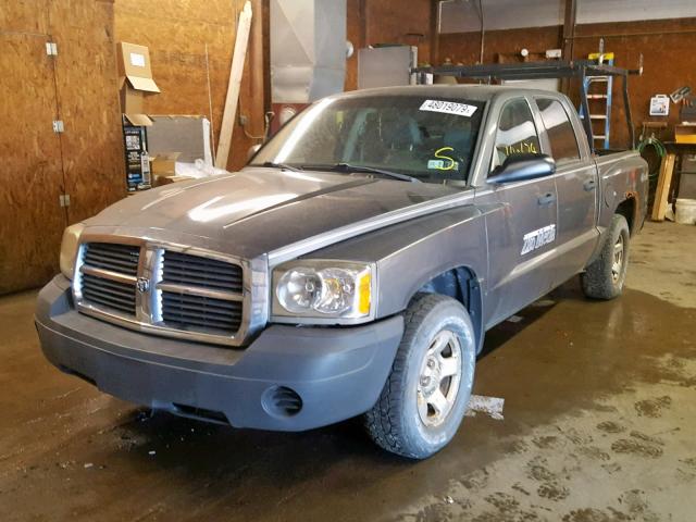 1D7HW28K75S305581 - 2005 DODGE DAKOTA QUA GRAY photo 2