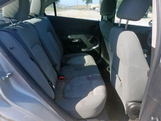 1G1JA5SH1F4115346 - 2015 CHEVROLET SONIC LS SILVER photo 6