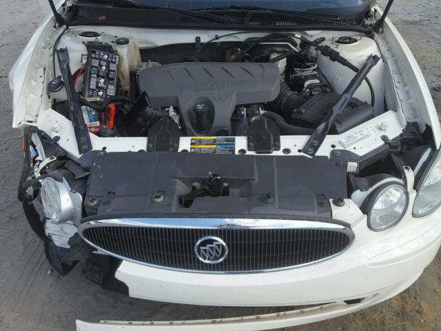 2G4WD582961296033 - 2006 BUICK LACROSSE C WHITE photo 7