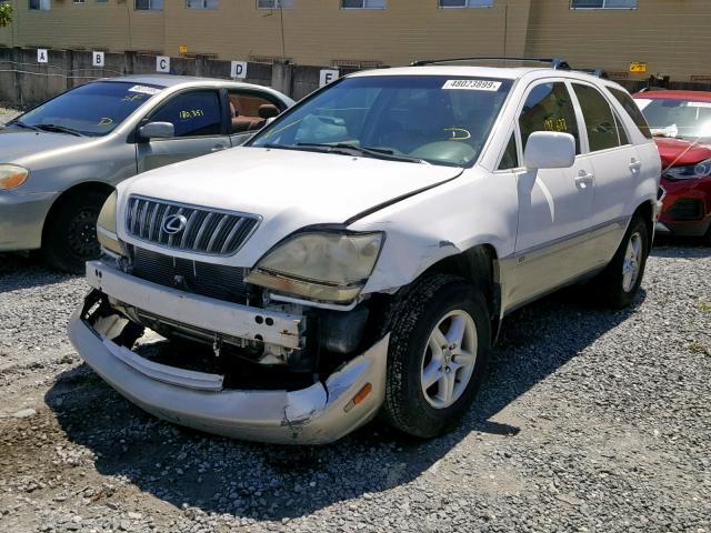 JTJGF10U320120607 - 2002 LEXUS RX 300 WHITE photo 2