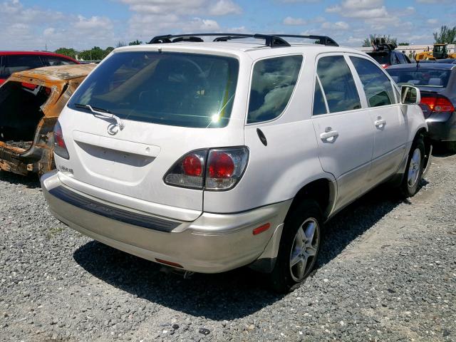 JTJGF10U320120607 - 2002 LEXUS RX 300 WHITE photo 4