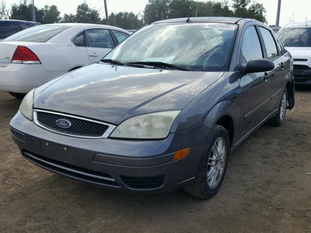 1FAFP34N97W250797 - 2007 FORD FOCUS ZX4 CHARCOAL photo 2