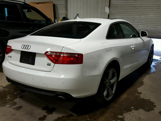 WAUDK78T19A018207 - 2009 AUDI A5 QUATTRO WHITE photo 4