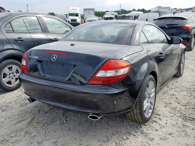 WDBWK54F58F181555 - 2008 MERCEDES-BENZ SLK 280 BLACK photo 4