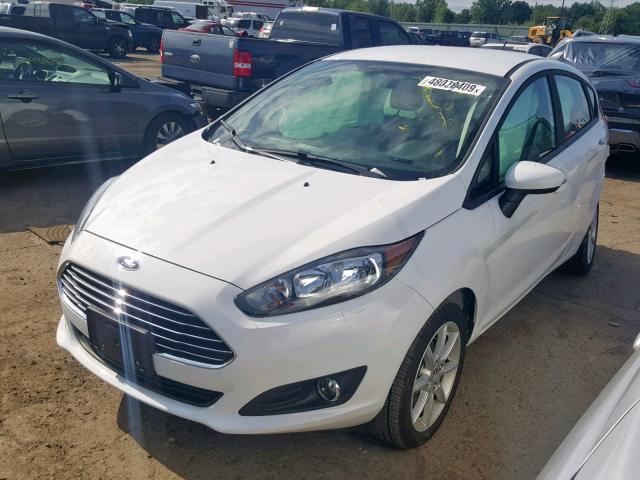 3FADP4EJ2KM148601 - 2019 FORD FIESTA SE WHITE photo 2