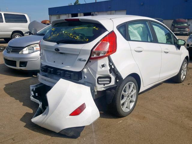 3FADP4EJ2KM148601 - 2019 FORD FIESTA SE WHITE photo 4