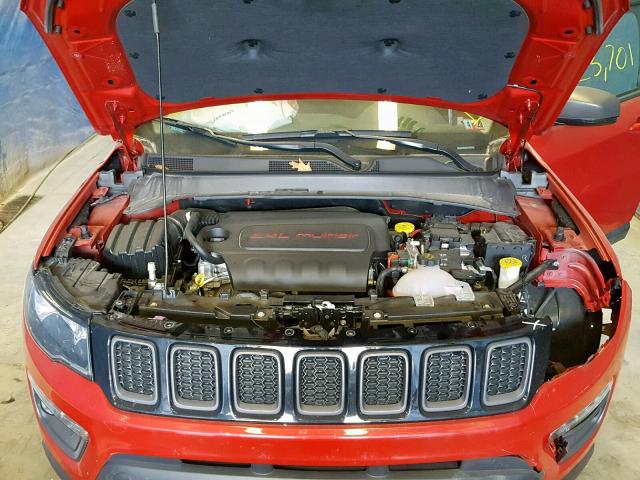 3C4NJDDB9JT202510 - 2018 JEEP COMPASS TR RED photo 7