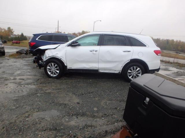 5XYPGDA30JG343526 - 2018 KIA SORENTO LX WHITE photo 5