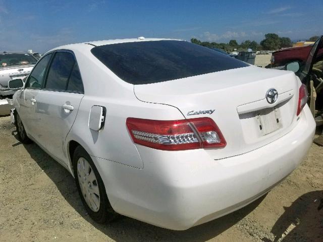 4T1BF3EK1BU606269 - 2011 TOYOTA CAMRY BASE WHITE photo 3