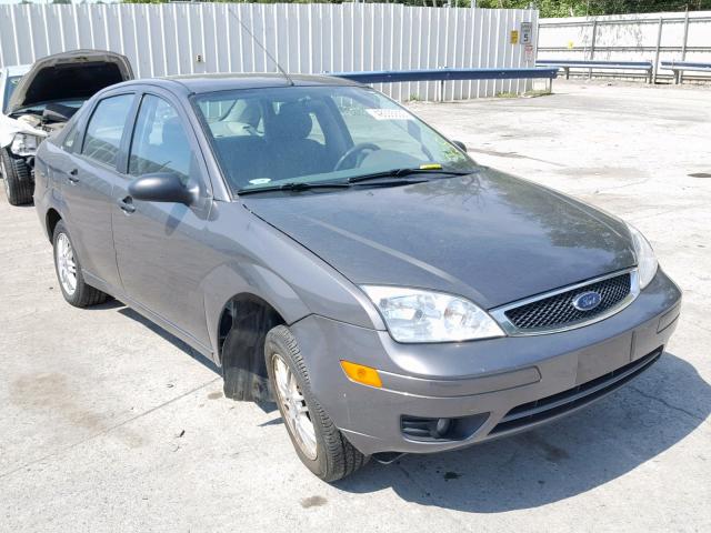 1FAFP34N65W266923 - 2005 FORD FOCUS ZX4 GRAY photo 1