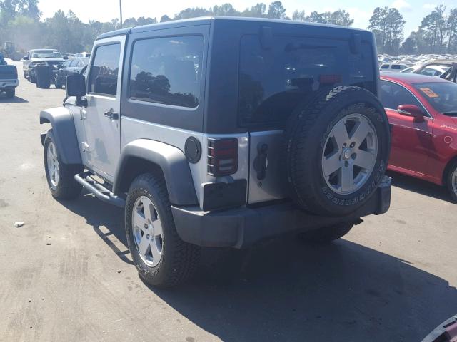 1J4FA24169L773454 - 2009 JEEP WRANGLER X SILVER photo 3