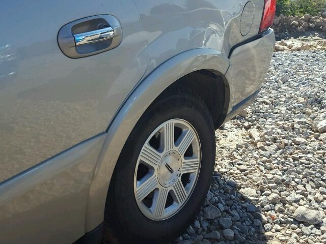 5LMFU27586LJ14047 - 2006 LINCOLN NAVIGATOR ოქროსფერი ფოტო 9