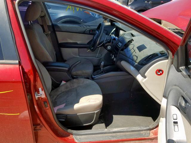 KNAFU4A29B5317493 - 2011 KIA FORTE EX RED photo 5