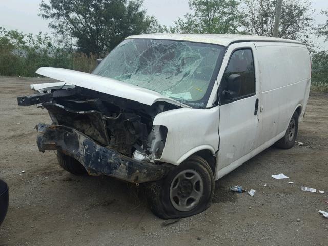 1GCFG15X481217395 - 2008 CHEVROLET EXPRESS G1 WHITE photo 2