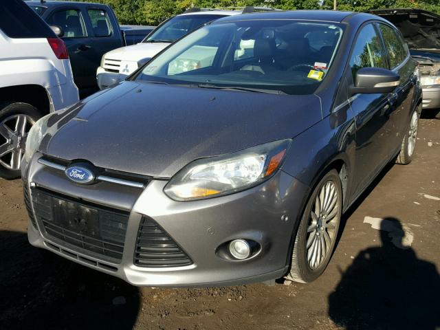 1FAHP3N26CL281448 - 2012 FORD FOCUS TITA GRAY photo 2