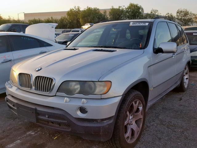 5UXFB33552LH30390 - 2002 BMW X5 4.4I SILVER photo 2