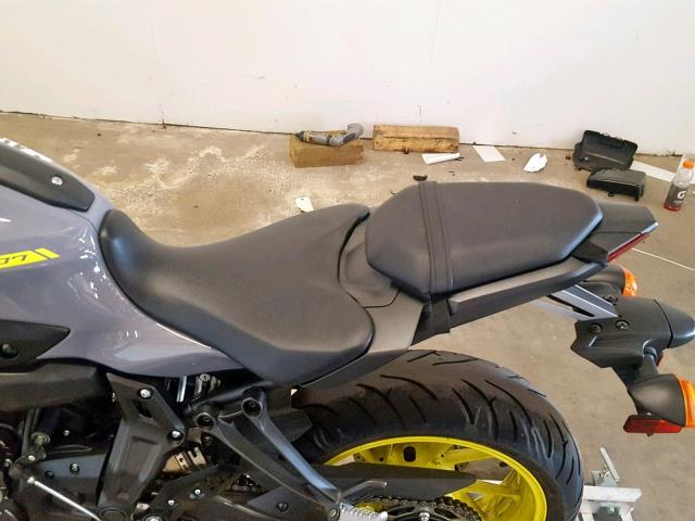 JYARM06E5GA010392 - 2016 YAMAHA FZ07 GRAY photo 6