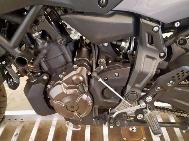 JYARM06E5GA010392 - 2016 YAMAHA FZ07 GRAY photo 7