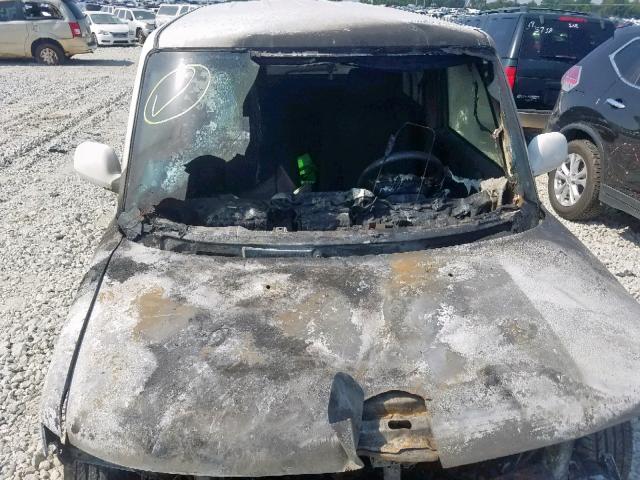 JTLKT334950182762 - 2005 TOYOTA SCION XB თეთრი ფოტო 9