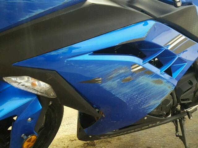 JKAEX8A13HDA33700 - 2017 KAWASAKI EX300 A BLUE photo 9